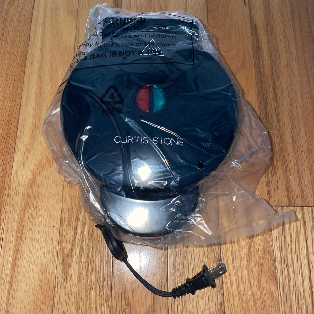 Curtis Stone Stuffed Waffle Maker